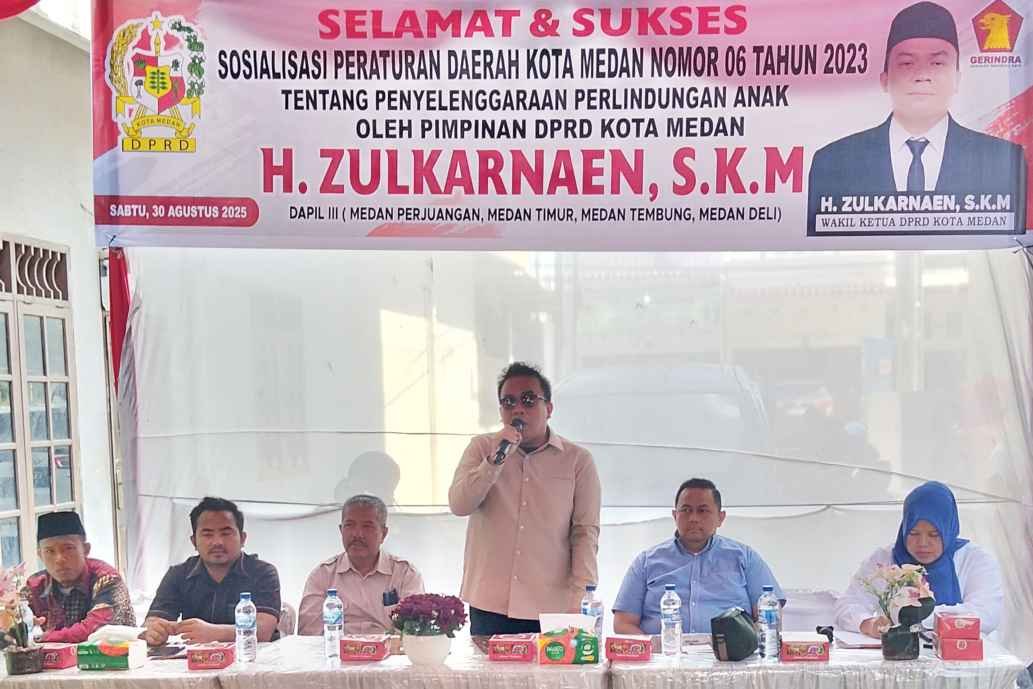 Wakil Ketua DPRD Medan H Zulkarnaen SKM bersama Plh Kabid Pemenuhan Hak Anak, Perlindungan khusus Anak Dinas DP3APMP2KB Kota Medan Torang H Siregar, Perwakilan Dinsos Medan Dedi Irianto Pardede, Sekcam Medan Perjuangan Faisal Harahap, Lurah Sei Kera Hilir 1 Medan Perjuangan Agung Satria dan tokoh masyarakat T Abdul Hafis.