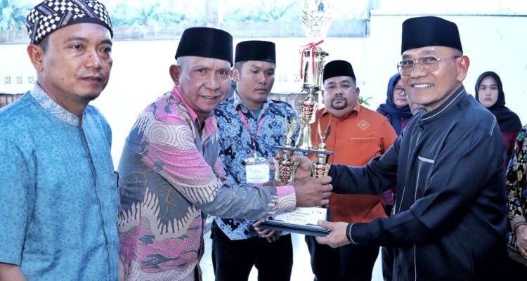Bupati Simalungun. Anton Achmad Saragih meresmikan Kampung Ramadan Sampantao Square 1447 H di kompleks Islamic Centre Masjid Agung Al Munawwarah, Perdagangan, Kecamatan Bandar, Sabtu (21/2/2026). Foto: dokumen Dinas Kominfo Simalungun