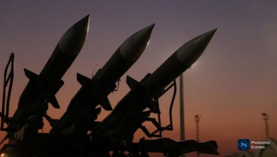 IRGC Iran mengatakan gelombang pertama serangan rudal dan drone mulai dilancarkan terhadap Israel. (Majid Asgaripour/WANA (West Asia News Agency) via REUTERS)