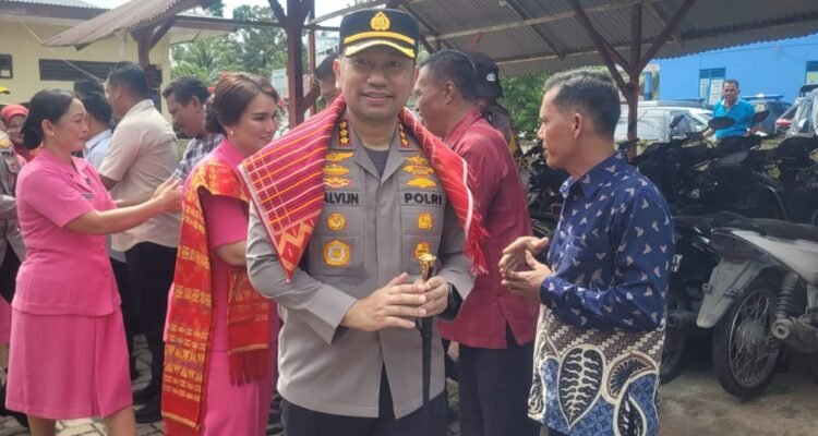 Kapolrestabes Medan Kombes Pol Dr Calvijn Simanjuntak hadir di Polsek Kutalimbaru. (Restabes Medan Dok)