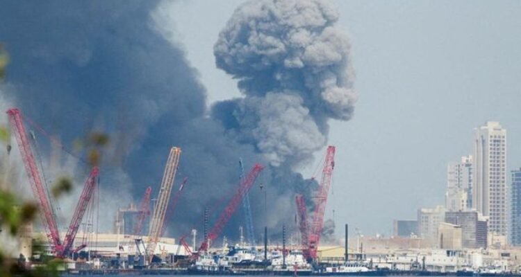 Kepulan asap perang AS-Israel dengan Iran. (Reuters)