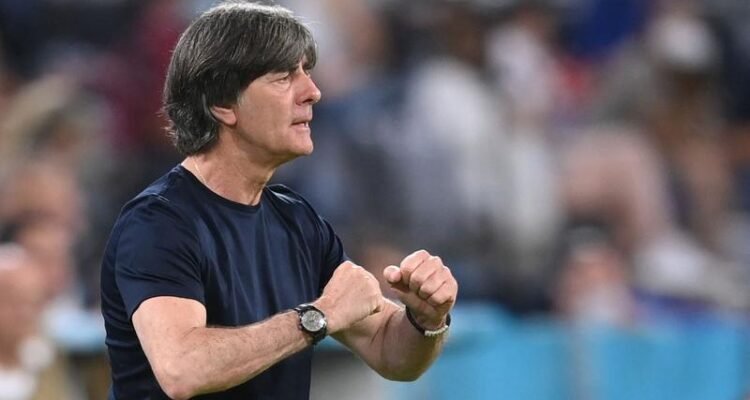 Joachim Low, mantan pelatih Jerman kini melatih di Ghana. (AFP)