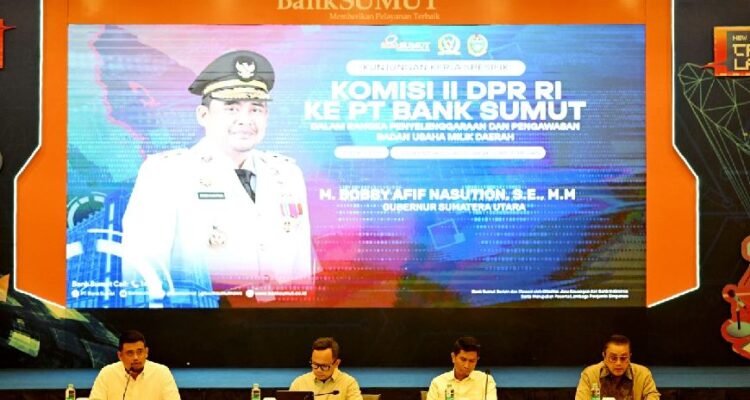 Gubernur Sumut Bobby Nasution menghadiri kunjungan kerja spesifik Komisi II DPR RI ke Bank Sumut, Rabu (1/4/2026).
