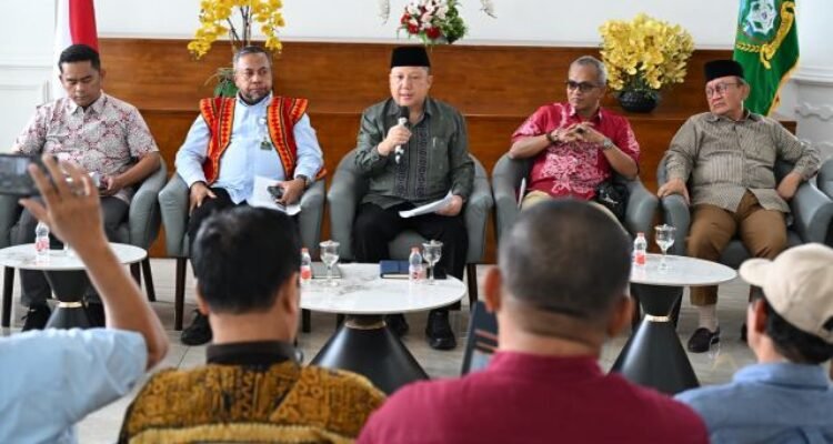 Temu Pers bersama Tim Panitia Seleksi Calon Anggota Komisi Informasi Provinsi Sumatera Utara, Kegiatan ini difasilitasi Dinas Kominfo Sumut yang berlangsung di Lobby Dekranasda Lantai 1 Kantor Gubernur Sumut Jalan Diponegoro Nomor 30 Medan, Kamis (2/4/2026). Foto/Diskominfo Sumut 