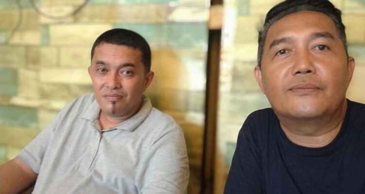 Zainul Abdi Nasution (kiri)