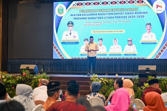 Gubernur Sumut, Bobby Nasution menghadiri Pelantikan Dewan Pengurus Daerah Ikatan Keluarga Nasution (DPD IKANAS) Provinsi Sumut Periode 2025-2030 di Ballroom Hotel Grand Mercure, Jalan Sutomo, Medan, Minggu (3/5/2026). Foto/Diskominfo Sumut