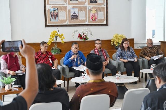 Temu Pers bersama Badan Kesatuan Bangsa dan Politik (Kesbangpol) Provinsi Sumatera Utara, yang difasilitasi Dinas Komunikasi dan Informatika Sumut berlangsung di Lobby Dekranasda Lantai 1 Kantor Gubernur Sumut Jalan Diponegoro Nomor 30 Medan, Kamis (7/5/2026). Foto/Diskominfo Sumut 