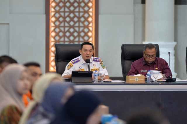 Asmum pimpin rapat persiapan TOTK (2) Asisten Administrasi Umum Sekretariat Daerah Provinsi Sumatera Utara (Sumut) Muhammad Suib memimpin Rapat Persiapan Penyelenggaraan Trail Of The Kings (TOTK) Lake Toba by UTMB Tahun 2026 di Aula Raja Inal Siregar Kantor Gubernur Sumut Jalan Diponegoro Kota Medan, Selasa (12/5/2026).