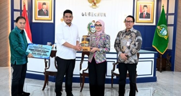 Gubernur Sumatera Utara (Sumut) Muhammad Bobby Afif Nasution menerima kunjungan Wakil Gubernur (Wagub) Lampung, Jihan Nurlela, di Ruang Kerja Gubernur Sumut, Jalan Diponegoro, Medan, Selasa (5/5/2026). Pada kesempatan itu Wagub Jihan Nurlela menyerahkan secara simbolis bantuan bencana kepada Wakil Bupati Tapanuli Selatan Jafar Syahbuddin Ritonga. Foto/Diskominfo Sumut