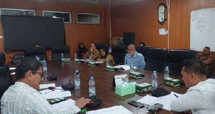 Ketua Komis I DPRD Medan Reza Pahlevi Lubis S Kom terima keluhan warga Medan Polonia terkait masalah lahan yang dikuasai Pemko Medan selama puluhan tahun