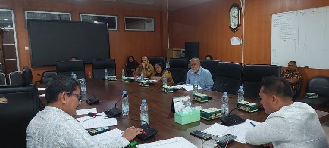 Ketua Komis I DPRD Medan Reza Pahlevi Lubis S Kom terima keluhan warga Medan Polonia terkait masalah lahan yang dikuasai Pemko Medan selama puluhan tahun