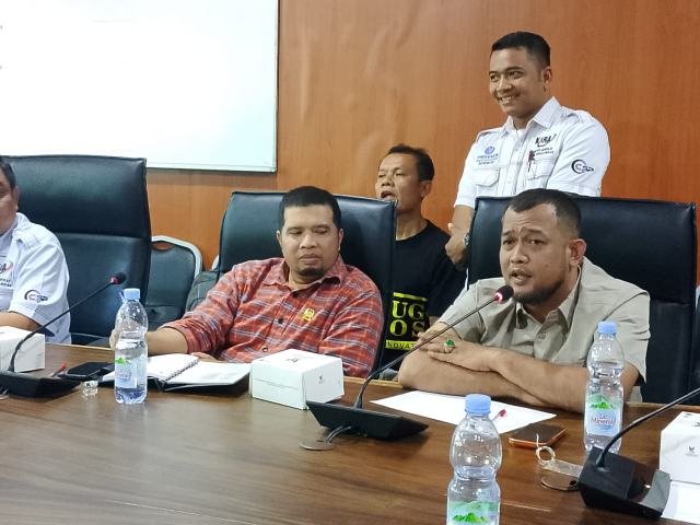 Hadi Suhendra saat Rapat Dengar Pendapat (RDP) Komisi 3 DPRD Kota Medan dengan Direksi PUD Pasar Kota Medan, Senin (4/6/2026).