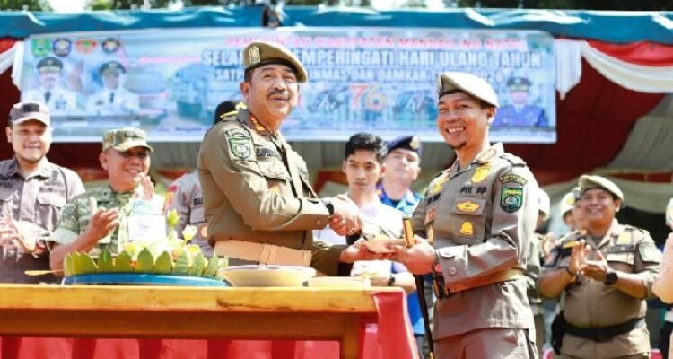 Bupati Madina Saipullah Nasution menghadiri perayaan Hari Ulang Tahun (HUT) Satuan Polisi Pamong Praja, Satuan Pelindung Masyarakat (Satlinmas), dan Pemadam Kebakaran (Damkar) di lapangan Kantor Bupati Lama, Kelurahan Dalan Lidang, Kecamatan Panyabungan, Rabu (6/5/2026).