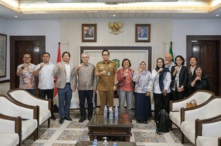 Rico Waas saat melakukan pertemuan bersama jajaran Direktorat Jenderal Perhubungan Darat, Kementerian Perhubungan RI dan perwakilan dari World Bank di Balai Kota, Selasa (5/5/2026).