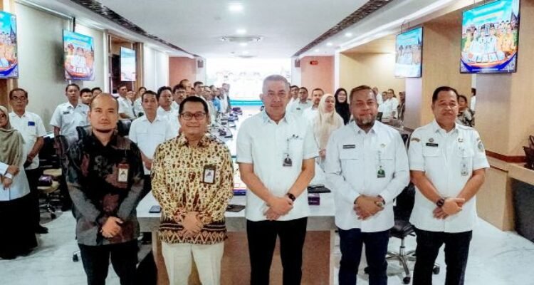 Pj Sekretaris Daerah Provinsi Sumatera Utara (Sumut) Sulaiman Harahap membuka secara resmi acara Pendampingan Asistensi SAKIP (Sistem Akuntabilitas Kinerja Instansi Pemerintah), RB (Reformasi Birokrasi), dan ZI (Zona Integritas) pada Pemerintah Daerah Prioritas di wilayah Sumut di Ruang Rapat I Lantai 2 Kantor Gubernur Sumut Jalan Diponegoro Kota Medan, Rabu (3/6/2026). Foto/Diskominfo Sumut