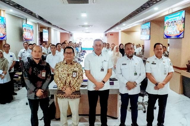 Pj Sekretaris Daerah Provinsi Sumatera Utara (Sumut) Sulaiman Harahap membuka secara resmi acara Pendampingan Asistensi SAKIP (Sistem Akuntabilitas Kinerja Instansi Pemerintah), RB (Reformasi Birokrasi), dan ZI (Zona Integritas) pada Pemerintah Daerah Prioritas di wilayah Sumut di Ruang Rapat I Lantai 2 Kantor Gubernur Sumut Jalan Diponegoro Kota Medan, Rabu (3/6/2026). Foto/Diskominfo Sumut
