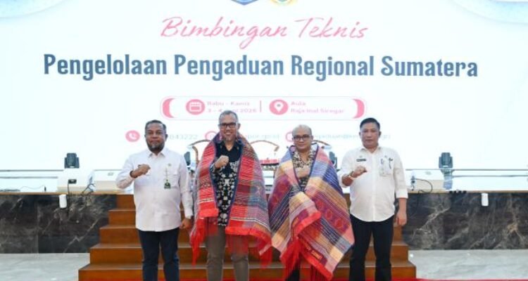 Asisten Administrasi Umum Provinsi Sumatera Utara (Sumut) Muhammad Suib membuka Bimbingan Teknis Pengelolaan Pengaduan Regional Sumatera yang diselenggarakan oleh Kementerian Dalam Negeri (Kemendagri) Republik Indonesia di Aula Raja Inal Siregar Kantor Gubernur Sumut Jalan Diponegoro Nomor 30 Medan, Rabu (3/6/2026). Foto/Diskominfo Sumut 