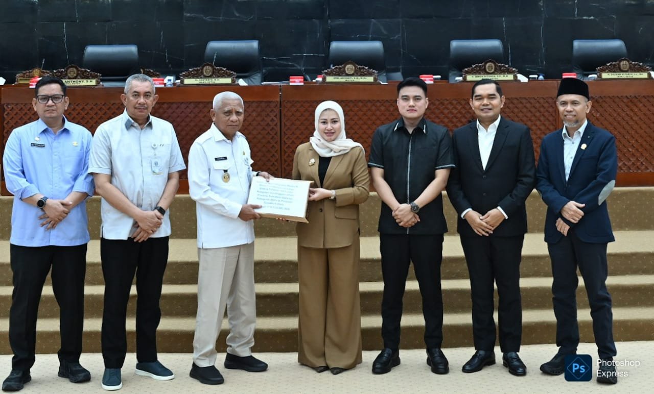 Wakil Gubernur Sumut Surya menghadiri Rapat Paripurna DPRD Sumut dengan agenda Penyampaian Laporan Hasil Kegiatan Reses III Masa Persidangan III Tahun Sidang II Tahun 2025–2026. (Kominfo Sumut Dok)