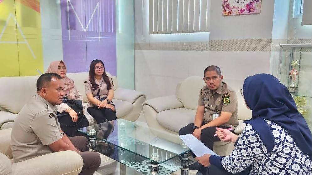 Kepala UPT V Bapenda Medan jemput bola ke Sampoerna Academy & Komplek Citra Garden demi percepatan PBB. (Ist)