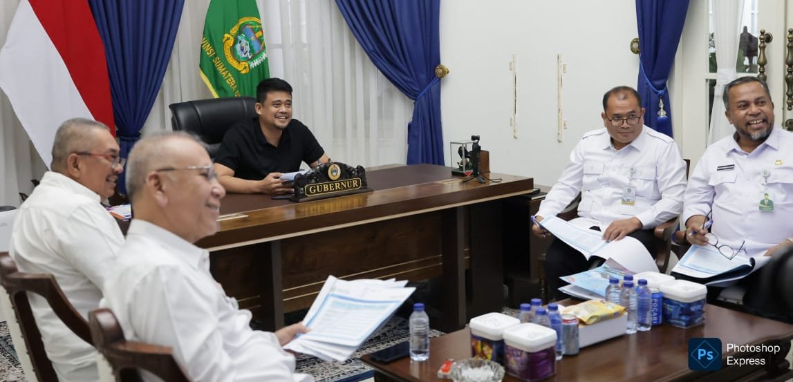 IMG-20260611-WA0008 Muhammad Bobby Afif Nasution memimpin rapat Penyerahan DBH Kabupaten/Kota se-Sumatera Utara Tahun 2026 secara virtual dari Aula Tengku Rizal Nurdin. (Kominfo Sumut Dok)