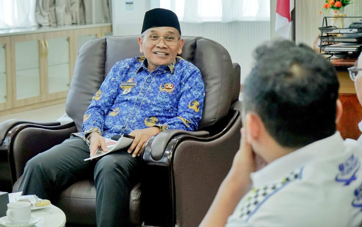 Bupati Simalungun Anron Achmad Saragih saat menerima Pengurus IMI Sumut. Foto; IST