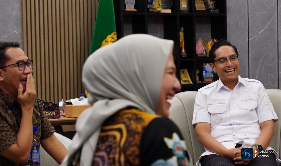 Rico Waas, menerima audiensi dari jajaran manajemen Bank Jawa Barat (BJB) di Rumah Dinas Wali Kota, Jalan Sudirman. (Kominfo Medan Dok)