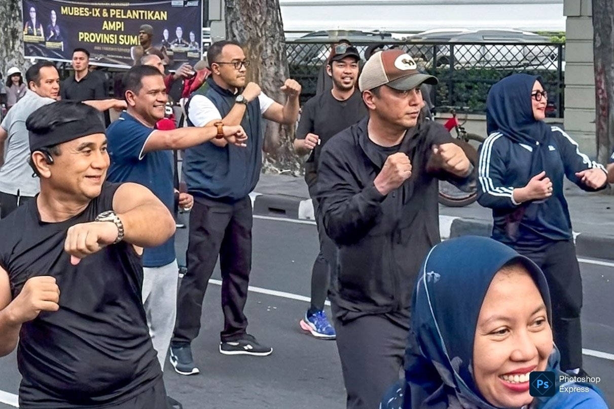 Rico Waas ikut berbaur dengan warga dalam gelaran CFD. (Kominfo Medan Dok)