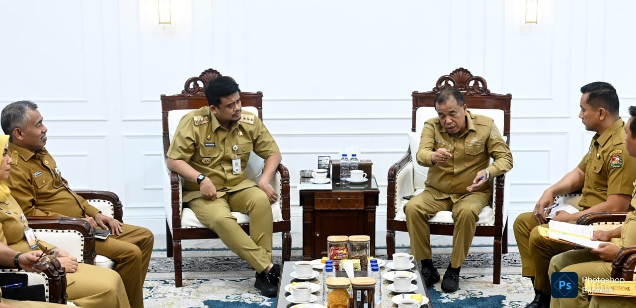 Bobby Nasution menerima audiensi Bupati Karo Antonius Ginting beserta jajarannya di ruang kerja Gubernur. (Kominfo Sumut Dok)