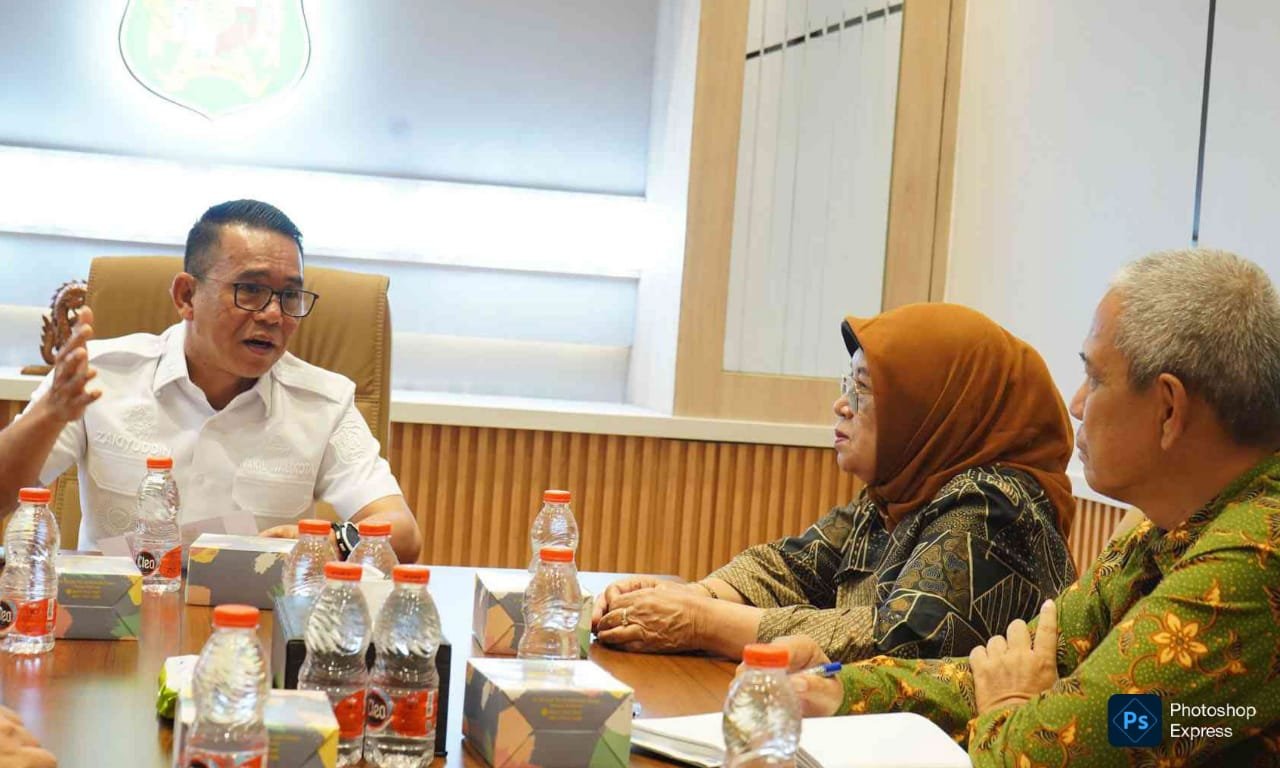 Zakiyuddin Harahap terima audiensi pihak kampus UMA kemarin. (Kominfo Medan Dok)