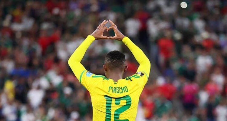 Penyerang Meksiko T Maseko tetap menjadi andalan Afrika Selatan saat menghadapi Kanada di babak 32 besar Piala Dunia. Foto: google