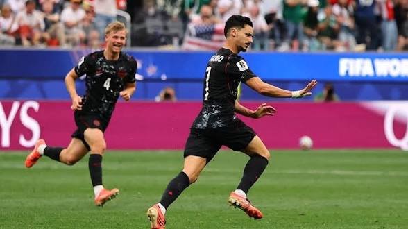 Pemain Kanada Eustaquio melakukan selebrasi usai mencetak gol ke gawang Afrika Selatan dalam laga babak 32 besar Piala Dunia 2026 yang berlangsung di Stadion Los Angeles, Senin (29/6/2026). Kanada menang 1-0 dan melaju ke babak 16 besar. Foto: reuters