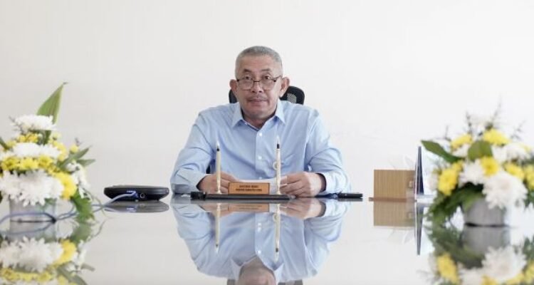 Pj Sekretaris Daerah Provinsi Sumatera Utara (Sumut) Sulaiman Harahap membuka Webinar Sesi XI "Akuntabilitas Pengadaan Barang/Jasa, Tanggung Jawab Kontrak hingga Tindak Lanjut Hasil Pemeriksaan" secara virtual melalui aplikasi Zoom meeting dari ruang Rapat Sekda Kantor Gubernur Sumut Jalan Diponegoro Kota Medan, Selasa (7/7/2026). Foto/Diskominfo Sumut 