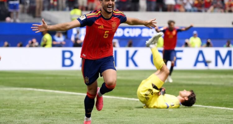 Gol Mikel Merino bawa Spanyol ke semifinal melawan Perancis. (Google)