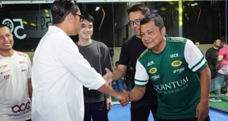 Rico Waas hadir dalam penutupan kejuaraan cabang olahraga Padel. (Kominfo Medan Dok)