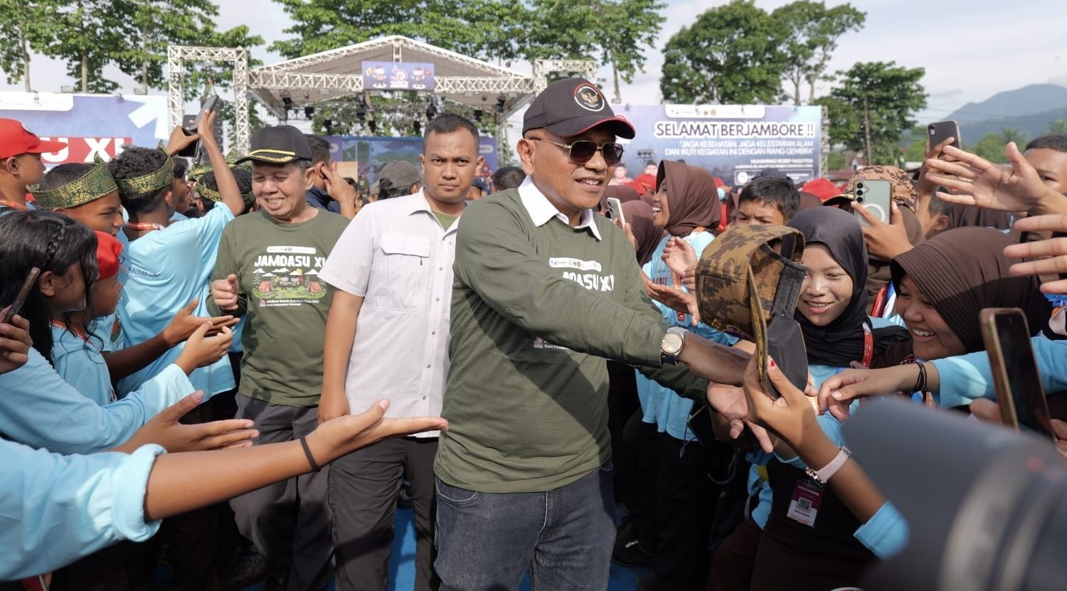 Bupati Simalungun Anton Achmad Saragih bersama kontingen Pramuka Kabupaten Simalungun di Jamdasu XI di Bumi Perkemahan Sibolangit, Deliserdang, Minggu (12/7/2026). Foto; Dinas Kominfo Simalungun Bupati Simalungun Anton Achmad Saragih bersama kontingen Pramuka Kabupaten Simalungun di Jamdasu XI di Bumi Perkemahan Sibolangit, Deliserdang, Minggu (12/7/2026). Foto; Dinas Kominfo Simalungun