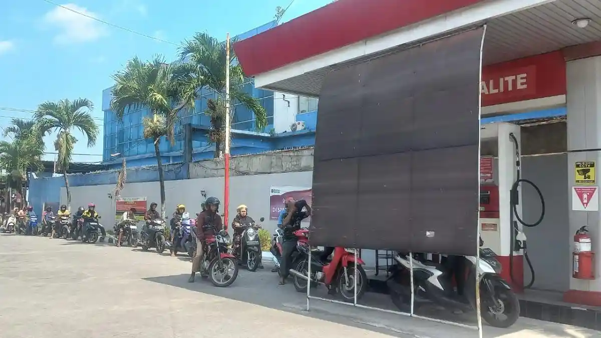 Suasana-SPBU-Pertamina-di-Klodran-Colomadu-Karanganyar-pada-Senin-672026
