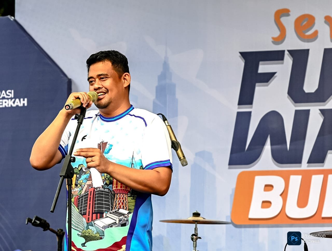 IMG-20260822-WA0018 Muhammad Bobby Afif Nasution ikut memeriahkan Semarak Fun Walk BUMD yang berlangsung di lapangan parkir gedung kantor Bank Sumut, di Jalan Imam Bonjol Medan. (Kominfo Sumut Dok)