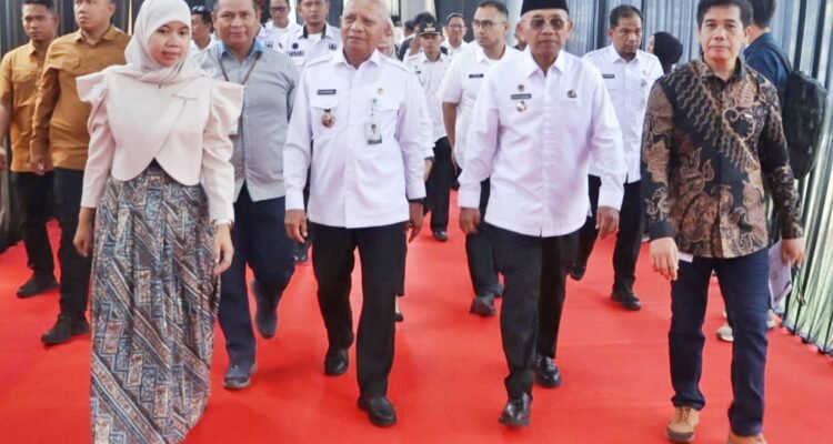 Bupati Simalungun Anton Achmad Saragih mendampingi Wagub Sumut, Surya saat melakukan kunjungan di KEK Sei Mangke, Rabu (26/8/2026). Foto: dokumsn Dinas Kominfo Simalungun