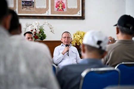 040926_TEMU PERS_IMT GT_04.jpg Perencana Ahli Utama (Fungsional Perencana Utama) Badan Perencanaan Pembangunan, Riset dan Inovasi Daerah (Bapperida) Sumut Muhammad Armand Effendy Pohan, memberikan keterangan pers kepada awak media terkait pelaksanaan PMT IMT GT ke 32 di ruang Dekranasda Provinsi Sumatera Utara lantai 1 Kantor Gubernur, Jumat (4/9/2026). Foto/Diskominfo Sumut