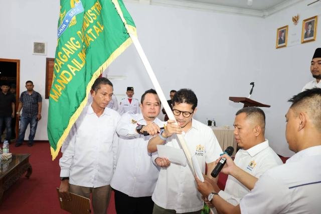 Bupati Madina dan Wabup bupati menghadiri Pelantikan Pengurus Kadin Periode 2026-2030, di Ballroom Ladang Sari, Panyabungan, Kamis (3/9/ 2026).