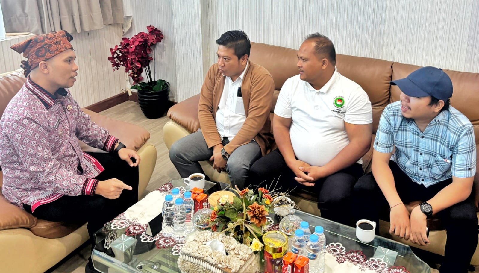 Wakil Bupati Simalungun Benny Gusman Sinaga saat bertemu Asosiasi Pedagang Pasar Seluruh Indonesia (APPSI) Kabupaten Simalungun di Kantor Bupati, Kamis (3/9/2026). Foto: Dinas Kominfo Simalungun
