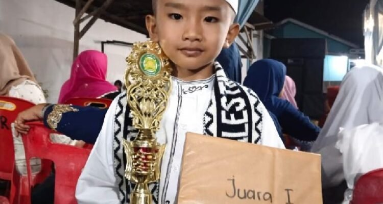 Teuku Rasyid Saputra meraih juara I pada Lomba Pidato Da'i