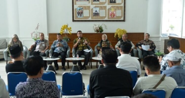 Pemerintah Provinsi Sumatera Utara (Sumut) melalui Badan Penanggulangan Bencana Daerah (BPBD) melakukan Konferensi Pers terkait kesiapsiagaan bencana di Sumut, Kegiatan yang difasilitasi Dinas Kominfo Sumut ini berlangsung di Lobby Dekranasda Lantai 1 Kantor Gubernur Sumut Jalan Diponengoro Kota Medan, Jumat (4/9/2026). Foto/Diskominfo Sumut
