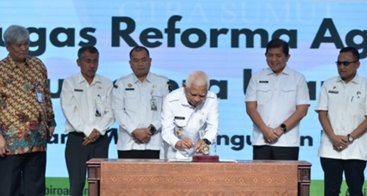 Wakil Gubernur Sumatera Utara (Sumut) Surya bersama Pj Sekretaris Daerah Provinsi Sumut Timur Tumanggor menghadiri dan membuka Rapat Koordinasi Awal Reforma Agraria Provinsi Sumut Tahun 2026 di Aula Raja Inal Siregar Lantai 2 Kantor Gubernur Sumut Jalan Diponegoro Kota Medan, Rabu (2/9/2026). Foto/Diskominfo Sumut.
