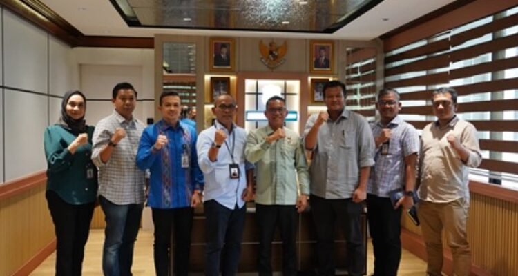 Wakil Wali Kota Medan H. Zakiyuddin Harahap menerima kunjungan silaturahmi sekaligus audiensi dari Direktur TI dan Operasional Bank Sumut, Sandhy Sofian