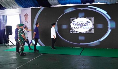 Wali Kota Medan, Rico Tri Putra Bayu Waas, meluncurkan program inovasi Monitoring Aman Terpadu Medan Deli (Mata Deli), Minggu (5/7/2026), di halaman Sekolah Tinggi Olahraga dan Kesehatan Bina Guna.