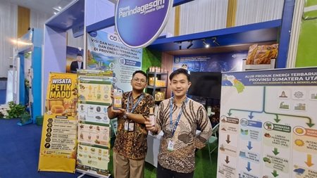 Minyak Karo dan madu jadi produk UMKM primadona di Stan Disperindag ESDM Sumut pada PRSU 2026 di Medan. Kedua produk tersebut laris diburu pengunjung setiap hari.
