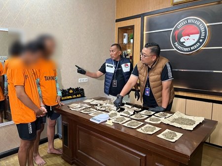 Dua mahasiswa diamankan polisi di Jalan Dr Mansyur karena mengedarkan ganja, Rabu (8/7/2026).