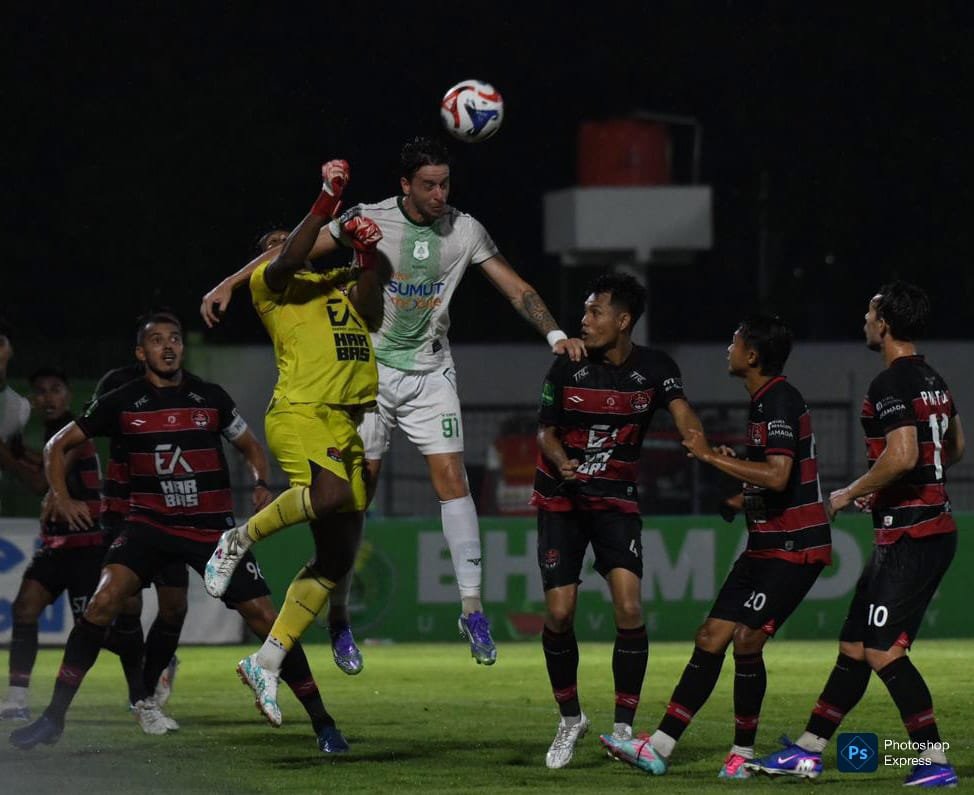 PSMS Medan harus mengakui keunggulan Persekat dengan skor 2-0 meski penuh kontroversial. (PSMS Medan Dok)