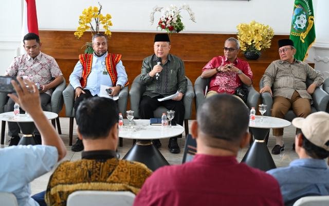 Temu Pers bersama Tim Panitia Seleksi Calon Anggota Komisi Informasi Provinsi Sumatera Utara, Kegiatan ini difasilitasi Dinas Kominfo Sumut yang berlangsung di Lobby Dekranasda Lantai 1 Kantor Gubernur Sumut Jalan Diponegoro Nomor 30 Medan, Kamis (2/4/2026). Foto/Diskominfo Sumut 
